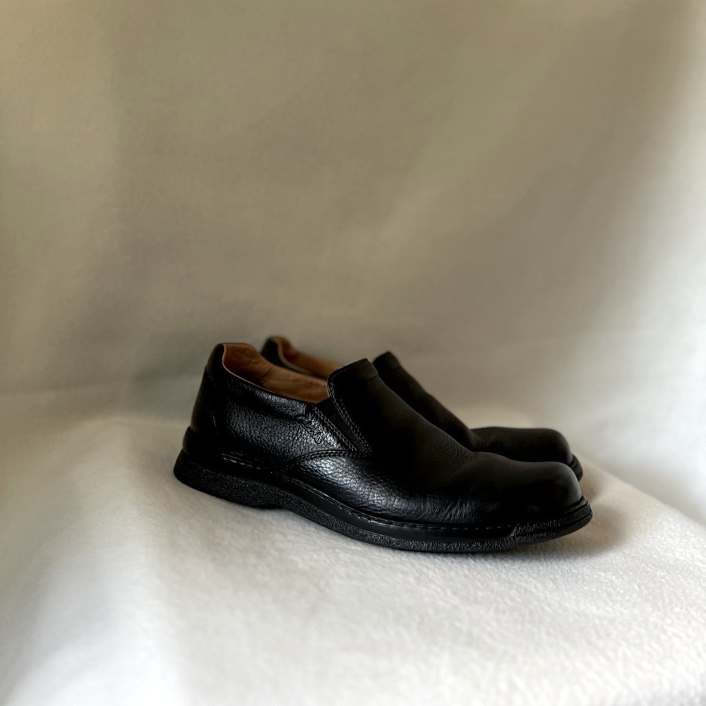 Clark’s Size 9M Men’s Leather Black Sip On Loafers